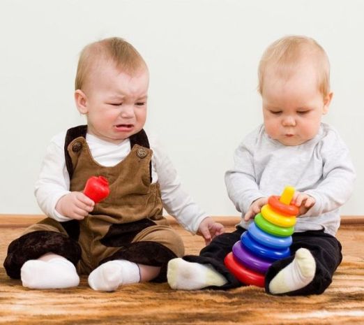 Должен ли ребёнок делиться_ Лена Данилова_0.jpg